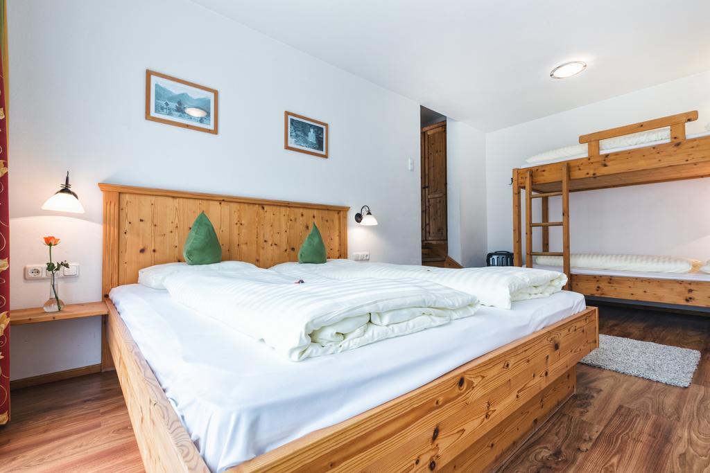 Apparthotel Alpenchalet Neukirchen am Großvenediger Εξωτερικό φωτογραφία