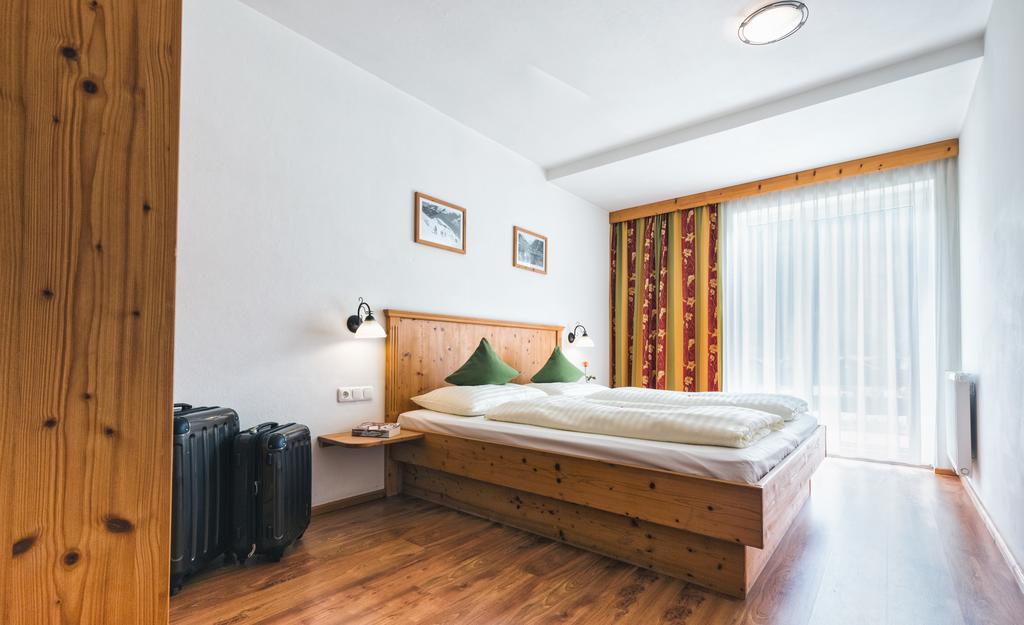 Apparthotel Alpenchalet Neukirchen am Großvenediger Εξωτερικό φωτογραφία